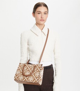 t-monogram-contrast-embossed-top-handle-tote-accessory-on-model-TB-170128-200-20241211-OMACC-pdp-191.jpg