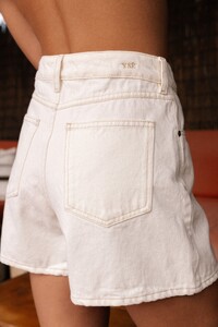 yse-vestiaire-short-eternel-ete-blanc5.jpg