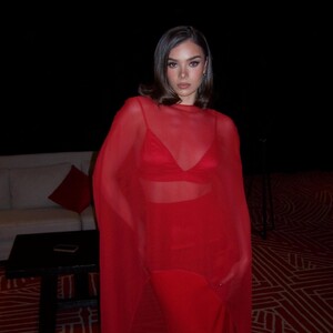 [2025.04.02] haileesteinfeld_487933171_18498006577014098_8600726930931461065_n.jpg