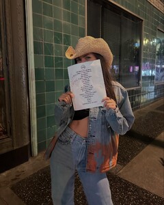 [2025.04.06] victoriajustice_489607656_18587778346006824_471029480569628548_n.jpg