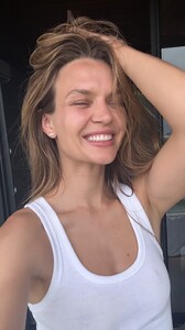 [2025.04.08] josephineskriver_3606558204671704190.jpg