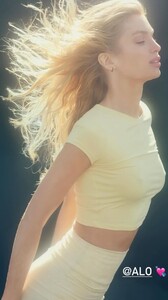 [2025.04.09] stellamaxwell_3607136992057940974.jpg