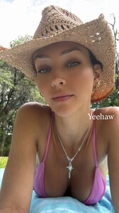 [2025.04.10] rachelc00k_3608064464584021937.jpg