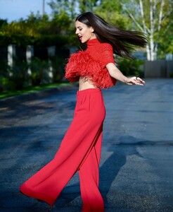 [2025.04.10] victoriajustice_488824893_18588678364006824_1701286985322800904_n.jpg