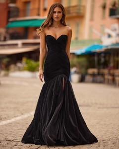 [2025.04.29] sherrihill_494745178_18513369163046023_6237199303031511674_n.jpg