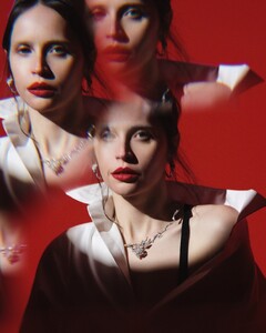 583000985_felicity-jones-for-hunger-magazine-2025-8.jpg