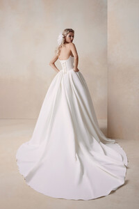 65cb63798a551376c6ce23ad_436 Margaux 4.jpg