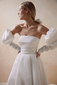 65cb6420a75da2d7722fcc6b_440 Cher 4.jpg