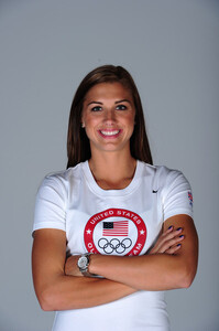 AlexMorganUSOCAthletePortraitsQPLUVnlqxVnl.thumb.jpg.fcd300963db4dfce36504cda0b5c4f51.jpg