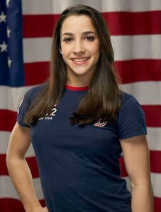 AlyRaisman2.thumb.jpg.e274da44cd961eaa6590dfe4fa7a0c2b.jpg