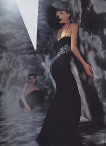 Avedon_Givenchy_Fall_Winter_1997_98_02.thumb.jpeg.ed3513e8274457b52c54577ef9ddcdb3.jpeg