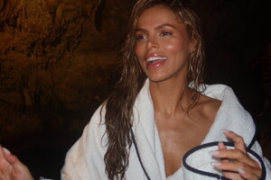 Brooks Nader - Sports Illustrated Swimsuit [2025.03.29] Swim News h5.jpg