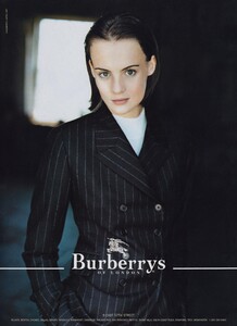 Burberry_London_Fall_Winter_1997_98_02.thumb.jpg.911eba59848c293ca130dfe1dcdeb802.jpg