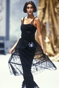Chanel1991HauteCouture79.thumb.jpg.cbc924eb3a558ef08682416d3c1e0325.jpg