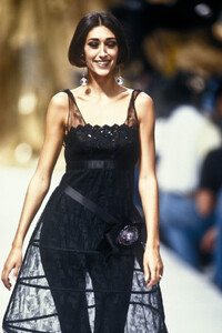 Chanel1991HauteCouture80.thumb.jpg.5689d956f19b3389292c9ef277f78cbb.jpg