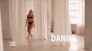 Daniela.thumb.gif.74a88ad15dbbb786b897b1e72df166e3.gif
