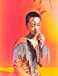 DongyuZhoubyElizavetaPorodinaforVogueChinaJuly2020(12).thumb.jpg.43fe92f11c016c9120f00de1002335df.jpg