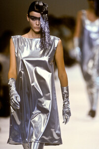 IsseyMiyake1991WomenRTW147.thumb.jpg.41ad624bccfba0cda64cc047d26c9304.jpg