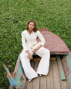 Jacquemus-Spring-2025-Ad-Campaign-The-Impression-006-scaled.thumb.jpg.304664c9a90efcb4b7260a23a6464947.jpg