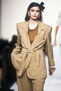 JeanLouisScherrer1992WomenRTW33.thumb.jpg.bc62536c53477e890cc2765ef2c1ae84.jpg