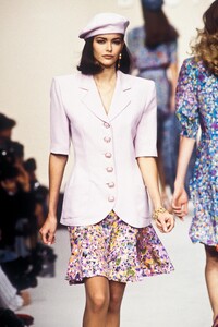 JeanLouisScherrer1993WomenRTW24.thumb.jpg.085c5a0bf4eb32285e2ed67cd1beb70e.jpg
