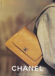 Lagerfeld_Chanel_Fall_Winter_1997_98_04.thumb.jpeg.7eddecfed7e4899e75ad6dd55a3b5ba6.jpeg