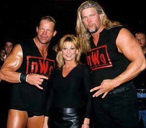 LexLugerMissElizabethKevinNash1.thumb.jpg.2f40fb4c2205597361181fac09218ab5.jpg
