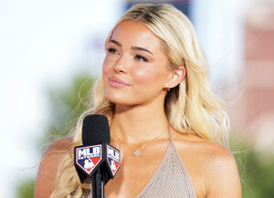 Livvy Dunne - Sports Illustrated Swimsuit [2025.03.25] Fashion.jpg