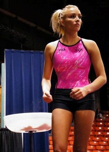 NastiaLiukin14.thumb.jpg.ad355cd0a72e41d9a76e0a25790a2174.jpg