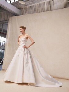Oscar-de-la-Renta-Bridal-Spring-2026-Collection03.jpg