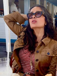 Salma_Hayek_-_2025.04.20_-_IG_-_004.jpg
