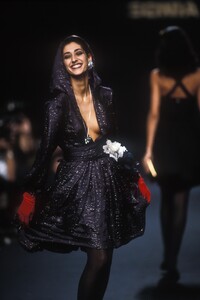 SoniaRykiel1991WomenRTW102.thumb.jpg.f25226ef41649f96764e49d45f62d6df.jpg