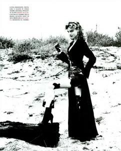 Western_von_Unwerth_Vogue_Italia_April_1992_04.thumb.png.e50f43d37c1a9e5540cd61e6d5a5ea06.png
