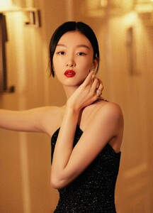 ZhouDongyu0.thumb.jpg.4e57ab4364cf6b92ca84f6f106c35b8b.jpg