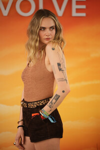 cara-delevingne-13.jpg
