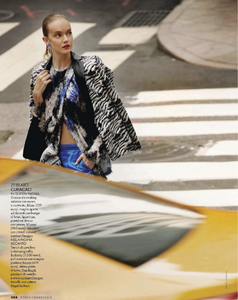 elle-italy-2013-dicembre(dragged)22.thumb.png.37467b4ea51e5500cf759656e452c9c4.png