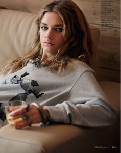elle-italy-2014-febbraio(dragged)7.thumb.jpg.78952179d1b70d5e5f6e4d8c5937ea11.jpg