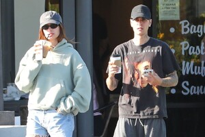 hailey-and-justin-bieber-spotted-in-indio-0.jpg