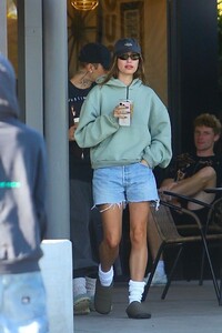 hailey-and-justin-bieber-spotted-in-indio-4.jpg