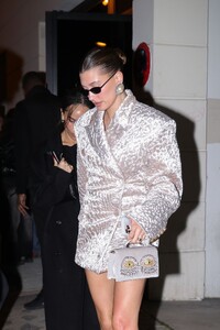 hailey-bieber-s-paris-fashion-week-style-5.jpg