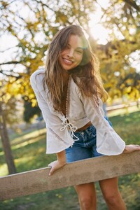 hayley pousson-large-1738025065-82164810745afe886ad37fcd0fba9f9a.jpg