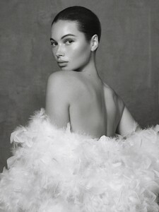 hayley pousson-large-1738025071-e25e7755a443cf2a93f2e80956e6ff98.jpg