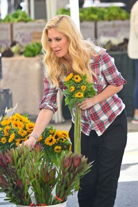 heidi-montag-at-local-farmer-s-market-12-10-2023-1.jpg