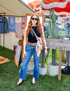 iheartemmaroberts_campppoosh_coachella_28629.jpg