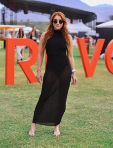 iheartemmaroberts_coachella25_revolve_284229.jpg