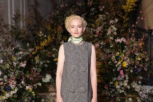 julia-garner-hosts-gucci-s-the-art-of-silk-dinner-0.jpg
