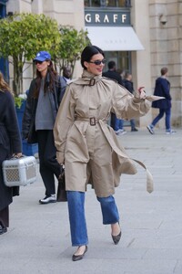 kendall-jenner-paris-street-style-hermes-moment-1.jpg