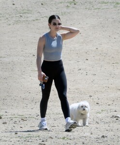 lucy-hale-at-los-angeles-dog-park-2025-3.jpg