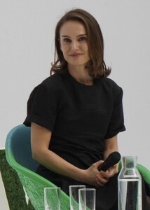 natalie-portman-at-change-now-event-in-paris-04-26-2025-5.jpg