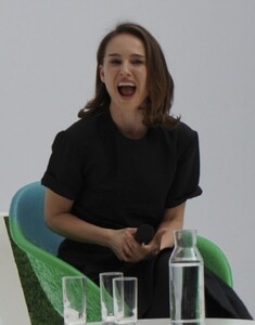 natalie-portman-at-change-now-event-in-paris-04-26-2025-6.jpg